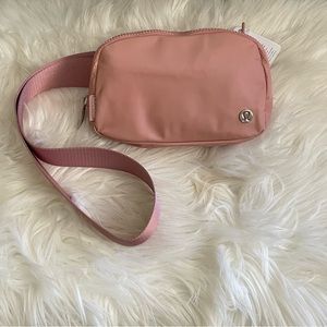 NWT Lululemon Everywhere Belt Bag in Pastel Pink